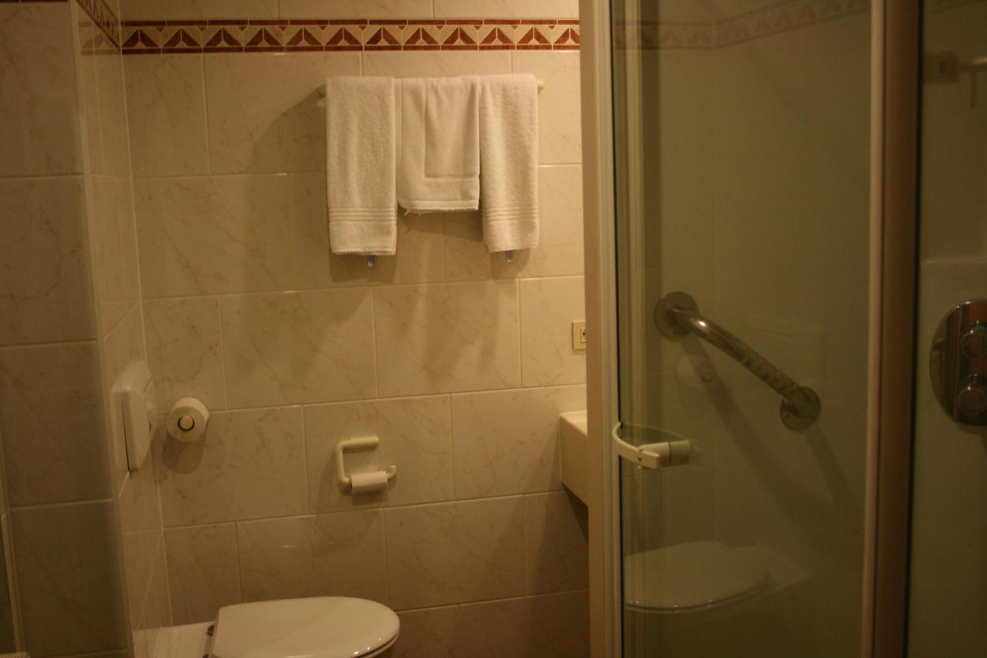 Hotel Shamrock تيلت المظهر الخارجي الصورة